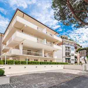 Hotel & Exclusive, Marina Di Carrara